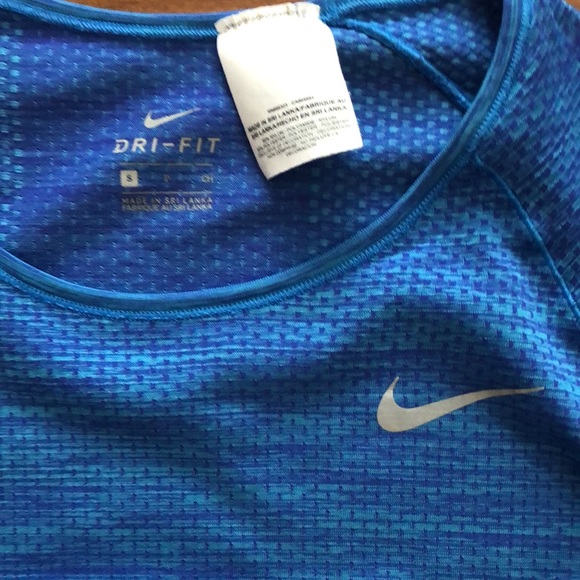 Nike tee - Picture 2 of 3